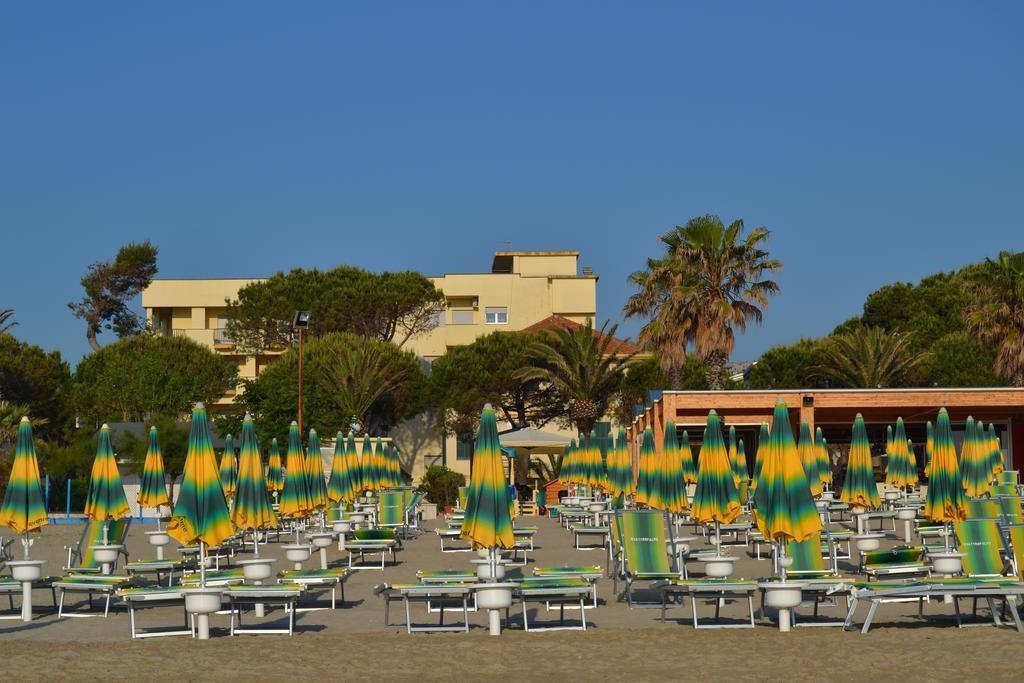 Hotel Quattropalme Tortoreto Exterior foto